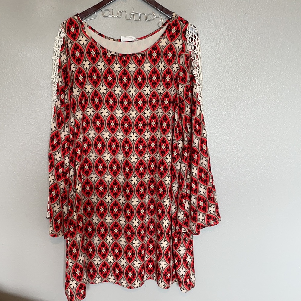 Great condition, Peach Love California dress with loose sleeves